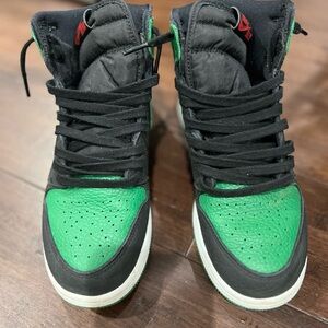 Air Jordan 1 Pine Green